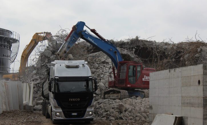 Lavori di demolizione di digestori, gasometri e depuratori dell'impianto di depurazione in via Gramicia | Ferrara