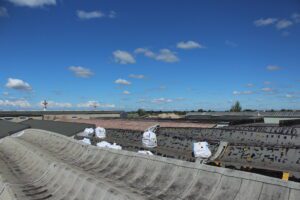 Esecuzione dei lavori di rimozione di lastre di copertura in cemento amianto e demolizione dell’ex sede della Bonfiglioli in Via Papa Giovanni XXIII, Calderara di Reno | Bologna